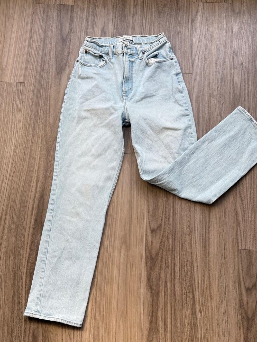 Abercrombie & Fitch Straight High Rise Jeans